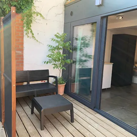 Δωμάτια σε οικογενειακή κατοικία Homestay, Ground Floor, Comfort Μπριζ